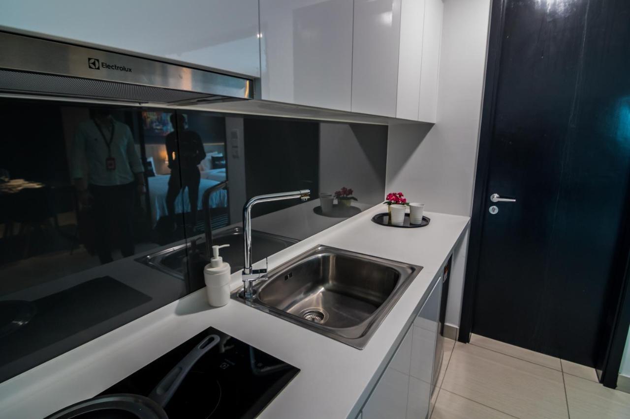 Almas Suites By Subhome Nusajaya  Luaran gambar
